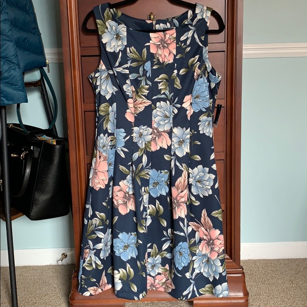 NWT Gabby Skye for & flare floral print dress